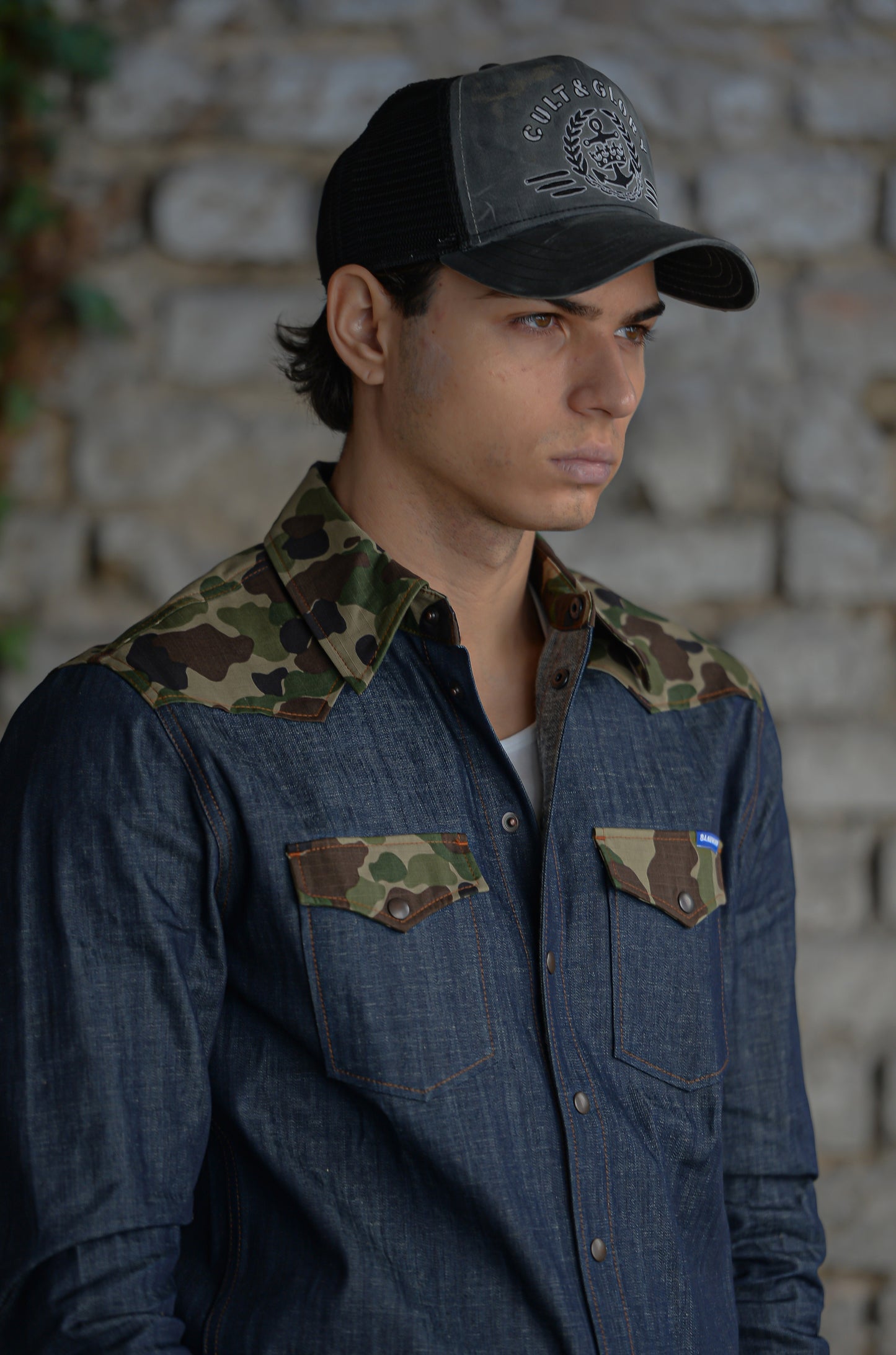 Blaumann Jeanshemd mit Schweizer Militär Schulter-Verzierung - Limited Edition