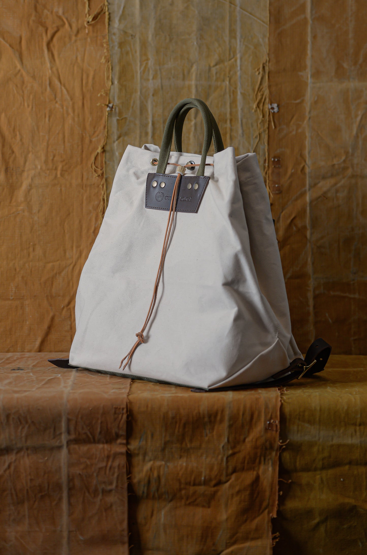 Cult & Glory Cosmos Rucktote Off White