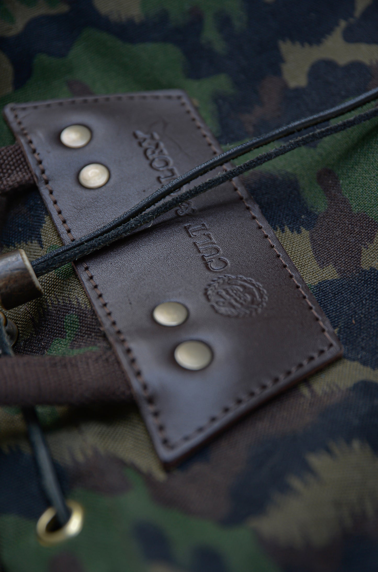 Cult & Glory Cosmos Rucktote Camouflage